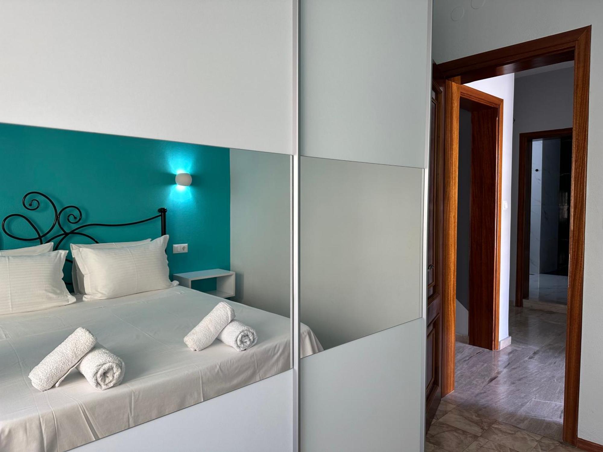 W Pearl Suite Néa Péramos Εξωτερικό φωτογραφία