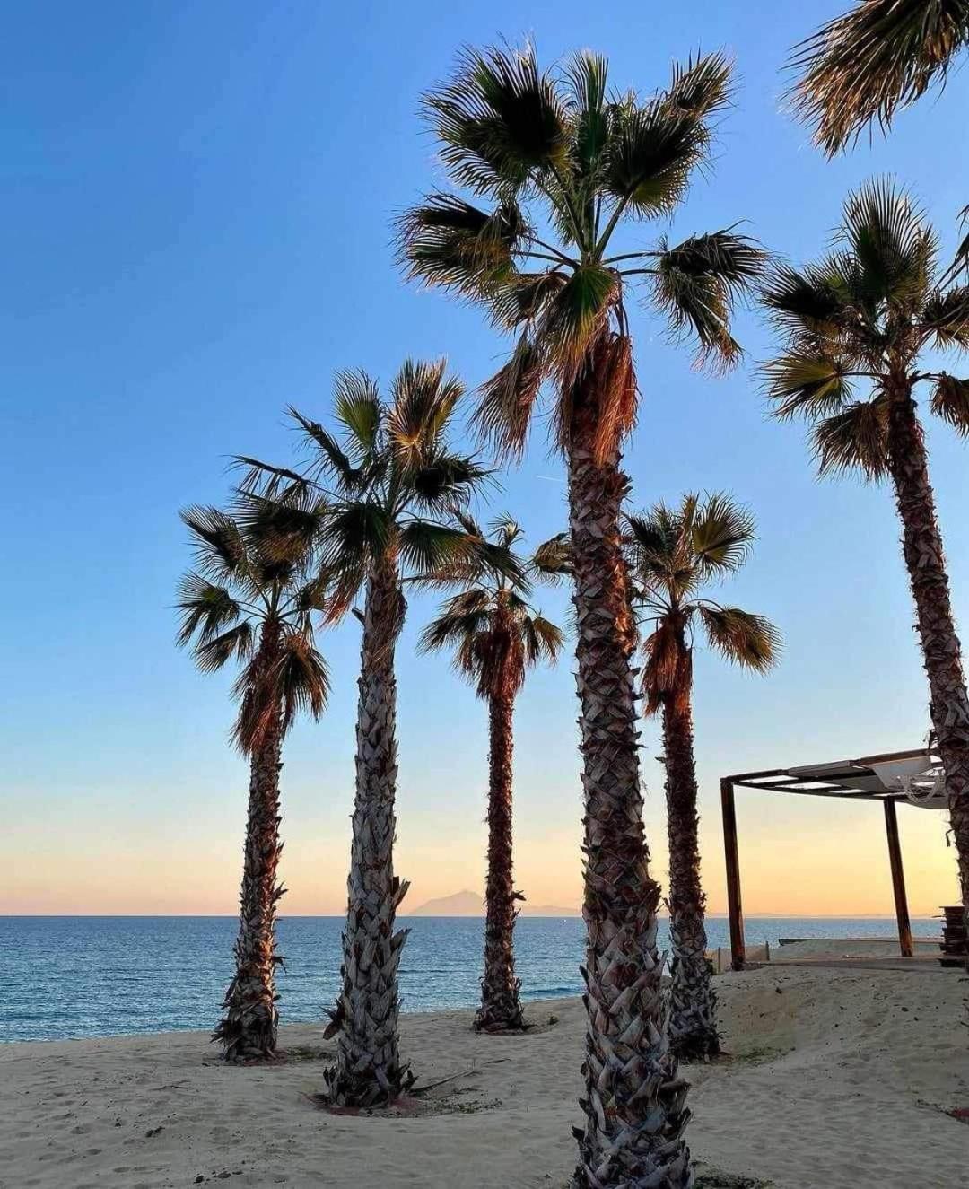 W Pearl Suite Néa Péramos Εξωτερικό φωτογραφία